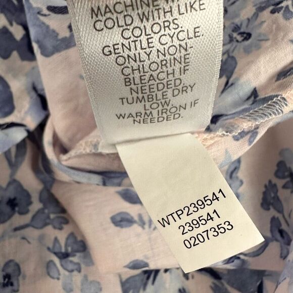 J. Jill Collared Button Front Floral Blouse size M - Picture 6 of 6